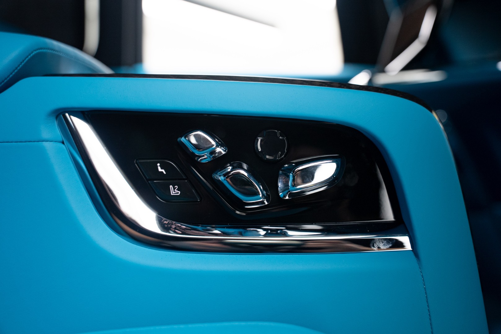 2025 ROLLS ROYCE CULLINAN |BLACK BADGE | BESPOKE AUDIO SYSTEM | FULL OPTION